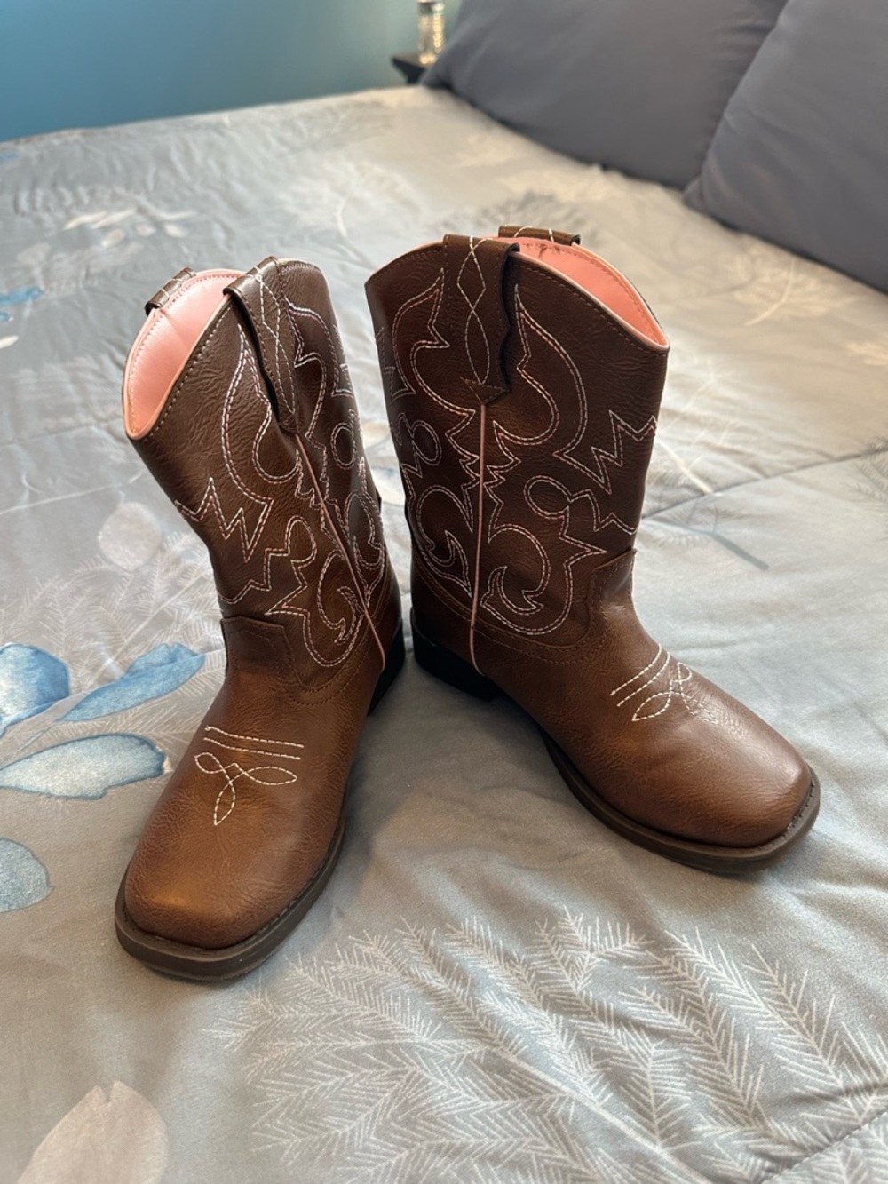 Like New Wonder Nation Brown Girls Western Boots w/Pink Trim Sz 13 - Picture 3 of 11